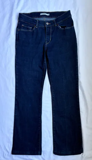 Levi’s Classic Bootcut Jeans – Size 27 Dark Wash thumbnail 1