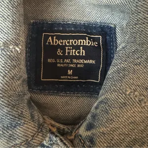 Abercrombie and Fitch Patchwork denim jacket cropped trucker jean jacket size M thumbnail 10