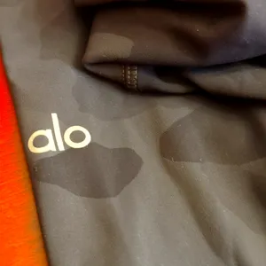 Alo Yoga HIGH-WAIST CAMO VAPOR LEGGING - Black Camouflage Size XS thumbnail 7