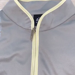 NVO grey athletic top size small Gray thumbnail 7
