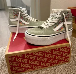 Vans Sneakers thumbnail 1