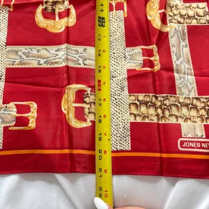 Vintage Jones New York Red 100% Silk Square Scarf Belt Buckle Print 21x21 Luxury thumbnail 4