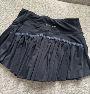 Gold Hinge Black Pleated Tennis Skirt thumbnail 5
