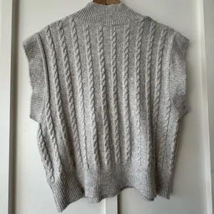 Cupcakes and Cashmere Gray Cable Knit Sweater Vest thumbnail 11