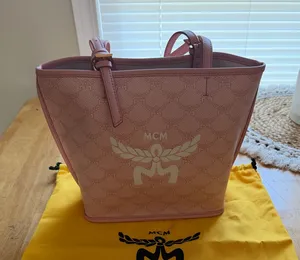 MCM Purse thumbnail 1