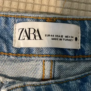Zara Blue Jean Shorts Distressed Frayed Hem‎ thumbnail 2