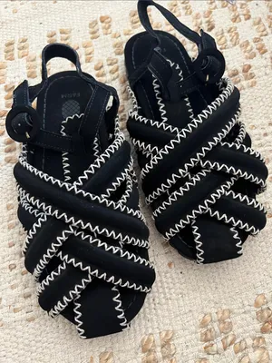 Farm Rio Black Zig Zag Stitch Sandals Size 7 thumbnail 2