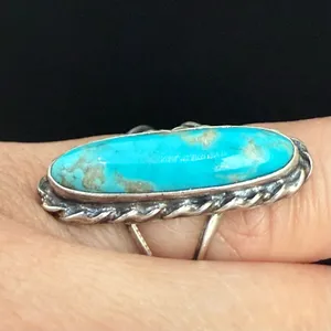 Vintage Unsigned Handcrafted Sterling Silver Oval Turquoise Ring Size 4 4g. thumbnail 3