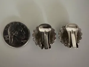 Vintage Faux Onyx Rhinestone Filagree Clip On Earring in Silver Tone Metal thumbnail 4