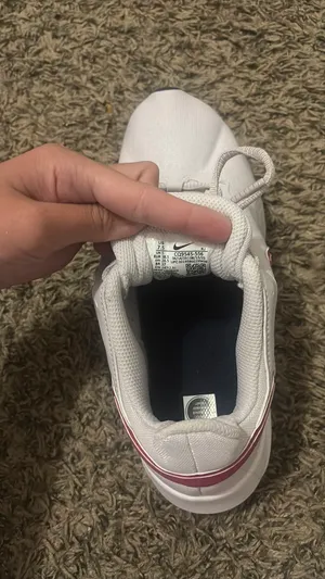Nike legend essential 2 thumbnail 2