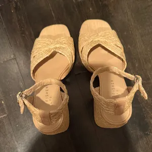 Marc Fisher Natural Woven Platform Sandals thumbnail 2