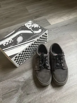 VANS Chukka Low Skateboarding Shoes Charcoal 6 Men’s 7.5 Women’s thumbnail 2