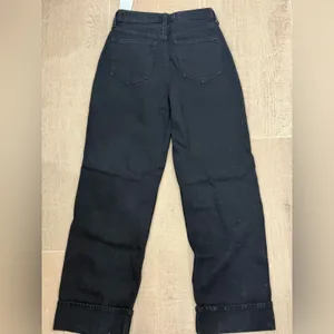 Abercrombie & Fitch curve love high rise jeans cuff hem in black (25 short) thumbnail 3