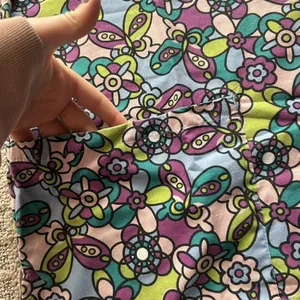 Carols‎ Scrub Top Womens Medium Multicolor Butterflies Flowers Floral Nurse thumbnail 2