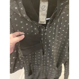 Q Womens 1X Zip Up Hoodie Sweatshirt Heart Micro Print Black White Y2K Pocket thumbnail 3