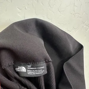 The North Face | High Waisted Shaped Athletic Base Leggings in Black‎ Size Small thumbnail 5