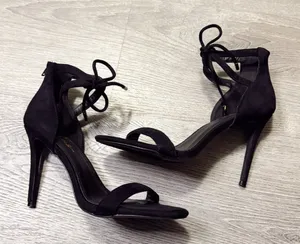 •LULUS• BLACK STRAPPY HEELS thumbnail 1