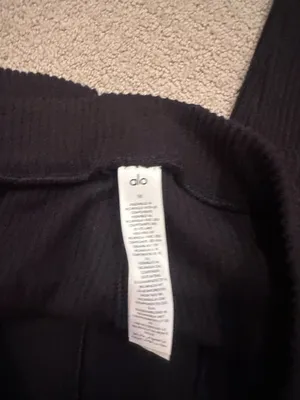 Alo Yoga Sweatpants thumbnail 4