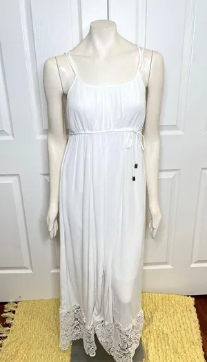 Motherhood Maternity Lace Hem Boho Maxi Dress in White size Small, NWOT thumbnail 4