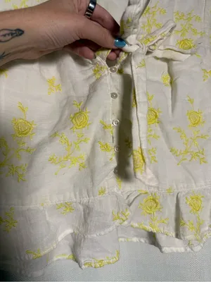 Abercrombie & Fitch Yellow White Floral Short Sleeve Blouse Size Small thumbnail 6