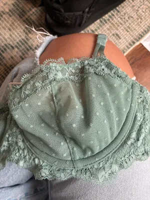 Victoria's Secret Bra thumbnail 5