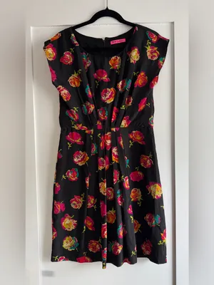 Betsey Johnson Black Floral Rose Print Dress Small 4 6 Pleated Blouson Waist thumbnail 2