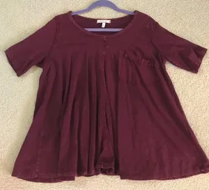 Eri + Ali Maroon Shirt thumbnail 1