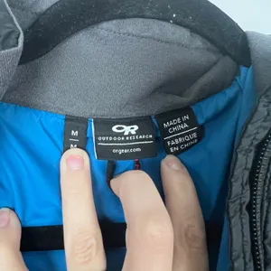 Outdoor Reseach Women's Insulated Full Zip Jacket Black Sz M thumbnail 2
