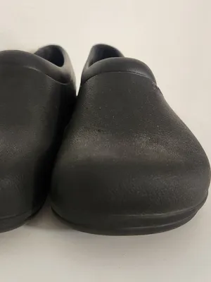 Crocs On The Clock Black Work Clogs Size Womens 7 Mens 5 Flaw thumbnail 2