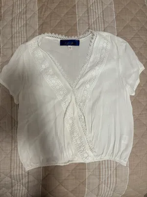 White blouse thumbnail 1
