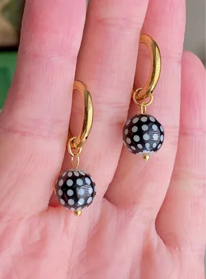 Handmade retro unique quality dot glass beads gold stainless hoop earrings💛 thumbnail 6