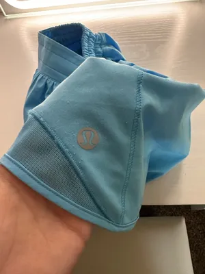 Lululemon Hotty Hot Shorts Low-Rise 2.5" thumbnail 3