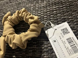 Lululemon Uplifting Scrunchie *Bow Beige NEW thumbnail 2