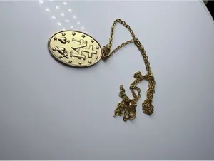 Vintage Gold Tone Miraculous Medal Virgin Mary Necklace 18" thumbnail 5