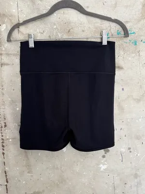 Alo Yoga Ripped High Waist Warrior Bike Shorts in Black thumbnail 6
