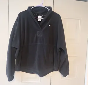 NIKE women's FB5642-010 Polar Fleece Long Sleeve Top Therma-FIT technology in black size small. thumbnail 1