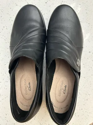 Clarks Women’s Loafers 6 1/2 M Black Leather thumbnail 1