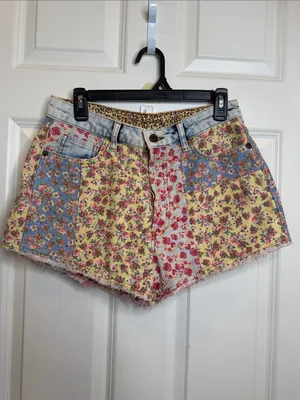 FARM Rio Anthropologie Floral Patchwork Denim-Trim Shorts sz 28 thumbnail 3