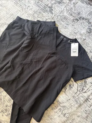 Mandala Black Jogger two piece scrub set Size M thumbnail 2