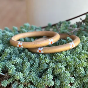 Vintage 60s Hand-Painted Wood Flower Bracelet Bangles thumbnail 2