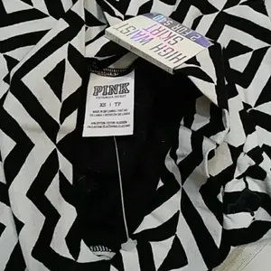 VS Pink High Waisted Chevron Skirt XS Stripe NWT v6x thumbnail 3