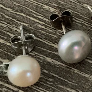 925 Sterling Cultured Pearl Single Stud Set Gorjana Carmel Hammered Gray Cream thumbnail 8