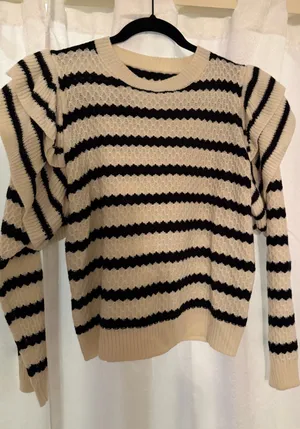 Sweater Multiple Size M thumbnail 1