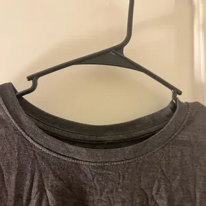 Friends Women’s Adult Graphic Print Short Sleeve T-Shirt Size L Gray thumbnail 2