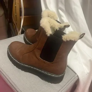 Boots Brown Size 7 thumbnail 1