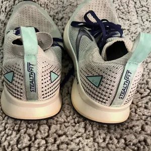 Brooks Levitate Purple/light gray running shoes women’s 7 thumbnail 5