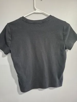 Hollister Must Have Collection Baby Tee Size Small thumbnail 3