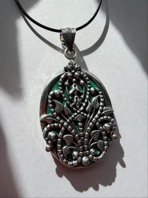 Ornate Vintage-Style Green Malachite Filigree Necklace thumbnail 3