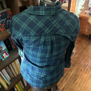 J Crew navy & green plaid boy fit S button down shirt thumbnail 2