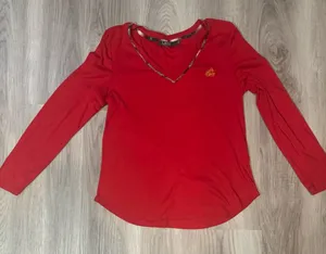 Lauren Ralph Lauren Women’s Large V-neck top with a pattern along the neckline thumbnail 1